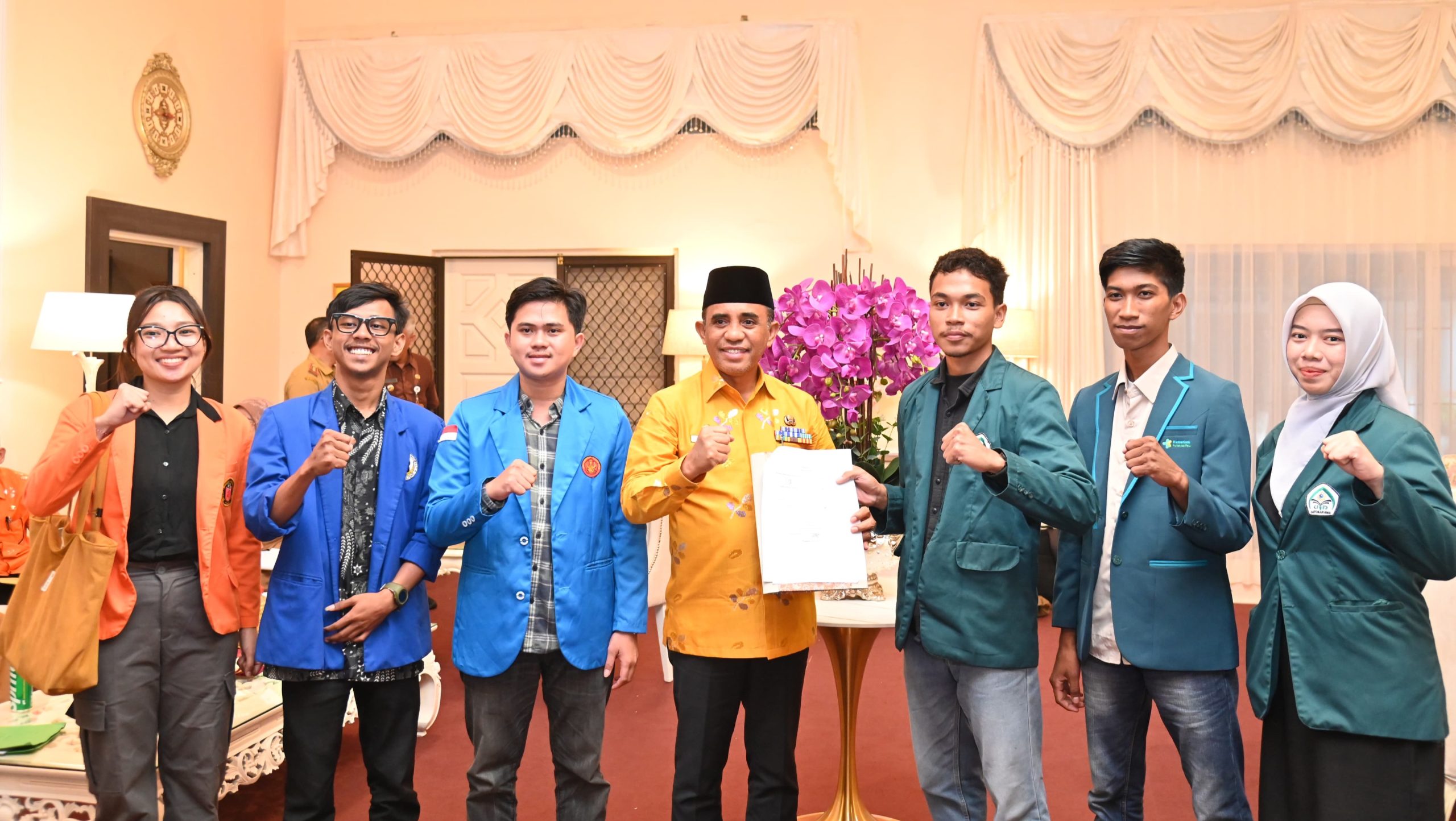 Anwar Hafid dan Mahasiswa di Sulteng Bahas Program Beasiswa dan Isu Lingkungan