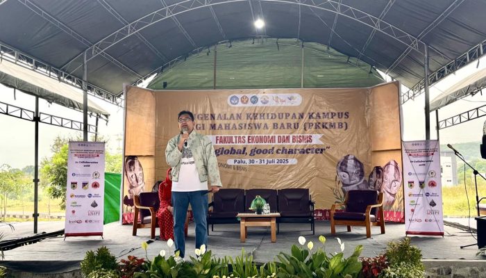 FEB Untad dan BI Sulteng Kolaborasi Gelar Sosialisasi Ekonomi Digital ke Mahasiswa Baru