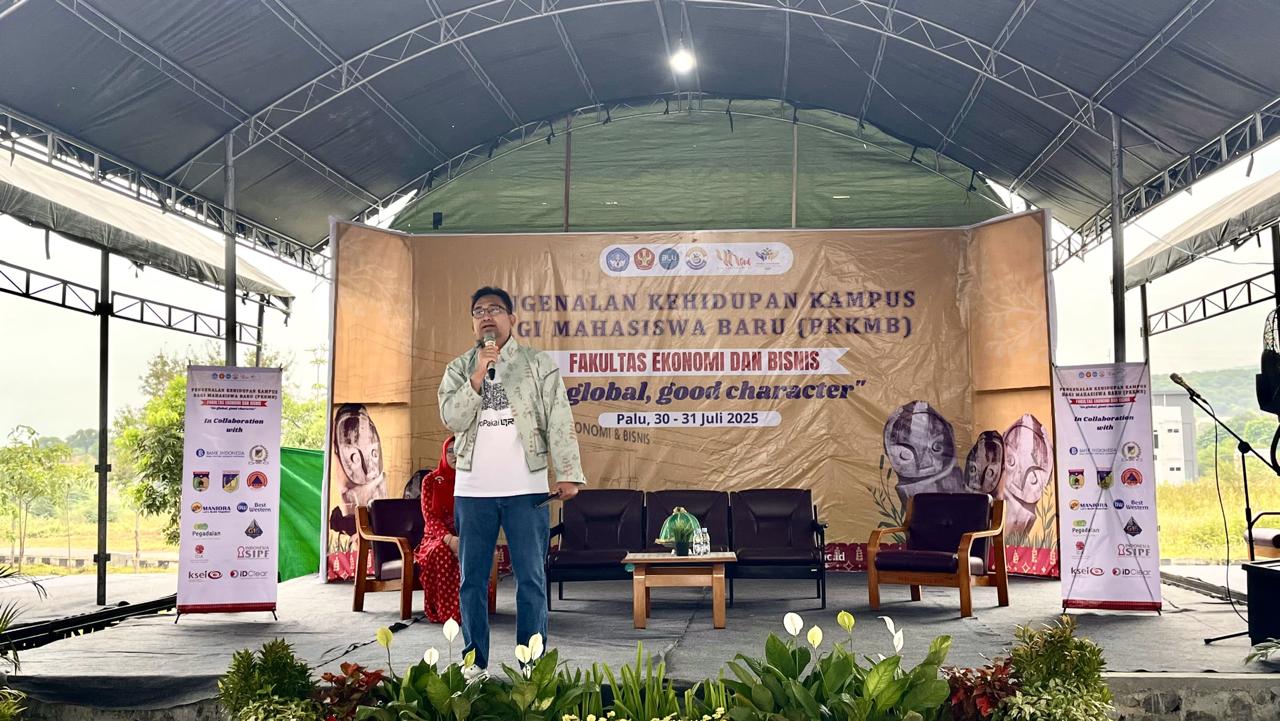 FEB Untad dan BI Sulteng Kolaborasi Gelar Sosialisasi Ekonomi Digital ke Mahasiswa Baru
