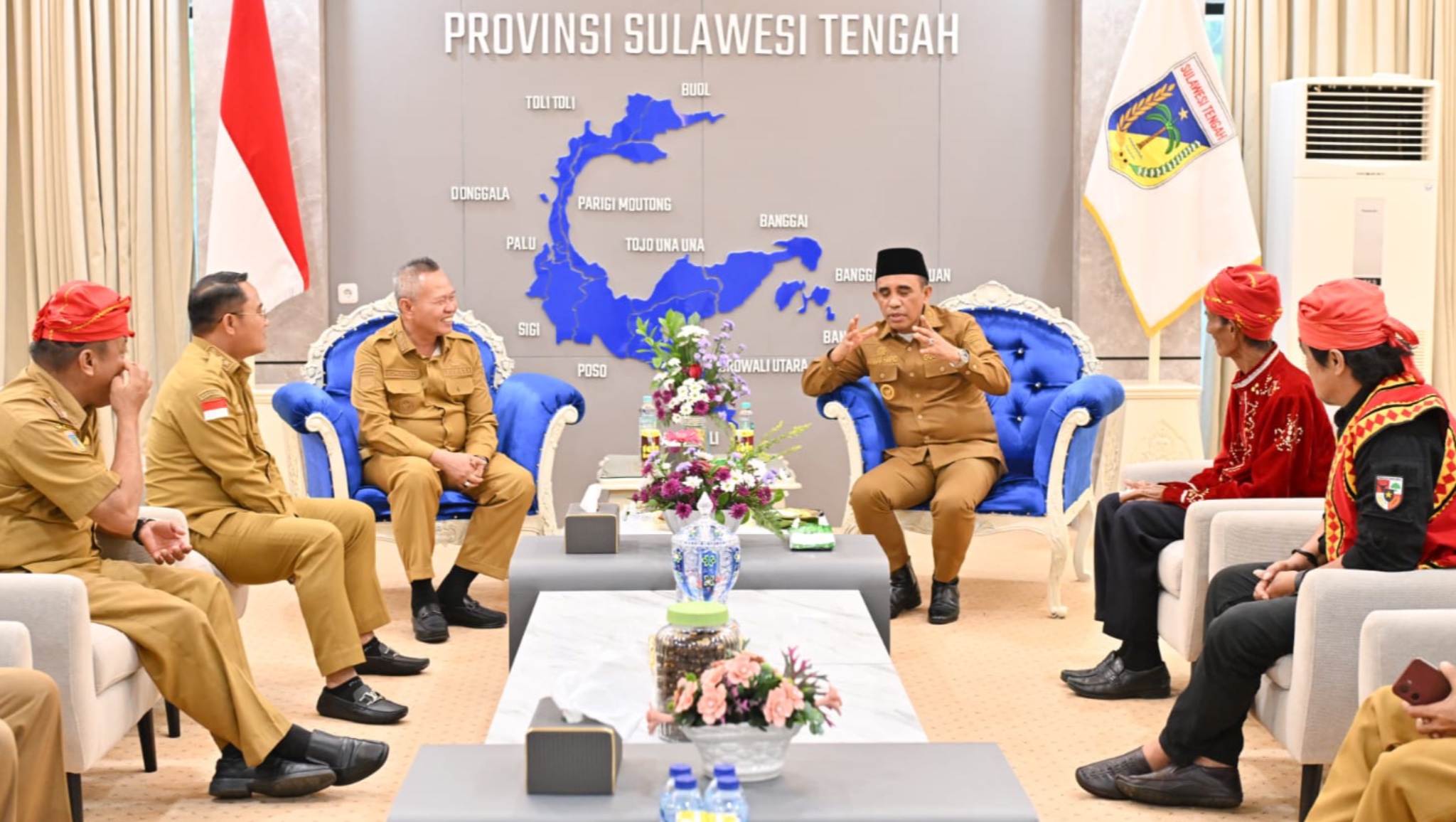 Gubernur Sulteng Terima Kunjungan Bupati Sigi, Bahas Peresmian Jaringan Listrik dan Festival Danau Lindu 2025