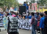 Demo Aliansi Rakyat dan Mahasiswa Kota Palu Tuntut Pembatalan Kenaikan PBB-P2 dan Minta Bubarkan DPR