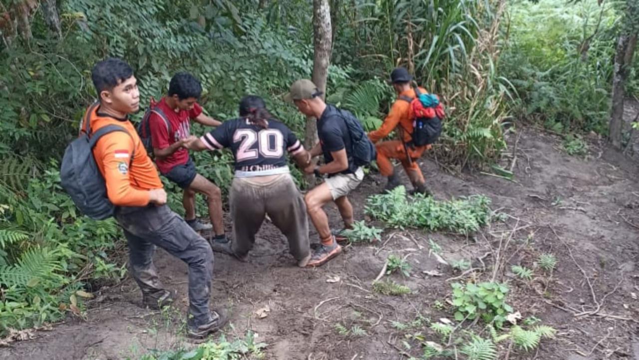 Tim SAR Gabungan Berhasil Evakuasi Pendaki Hipotermia di Gunung Gawalise