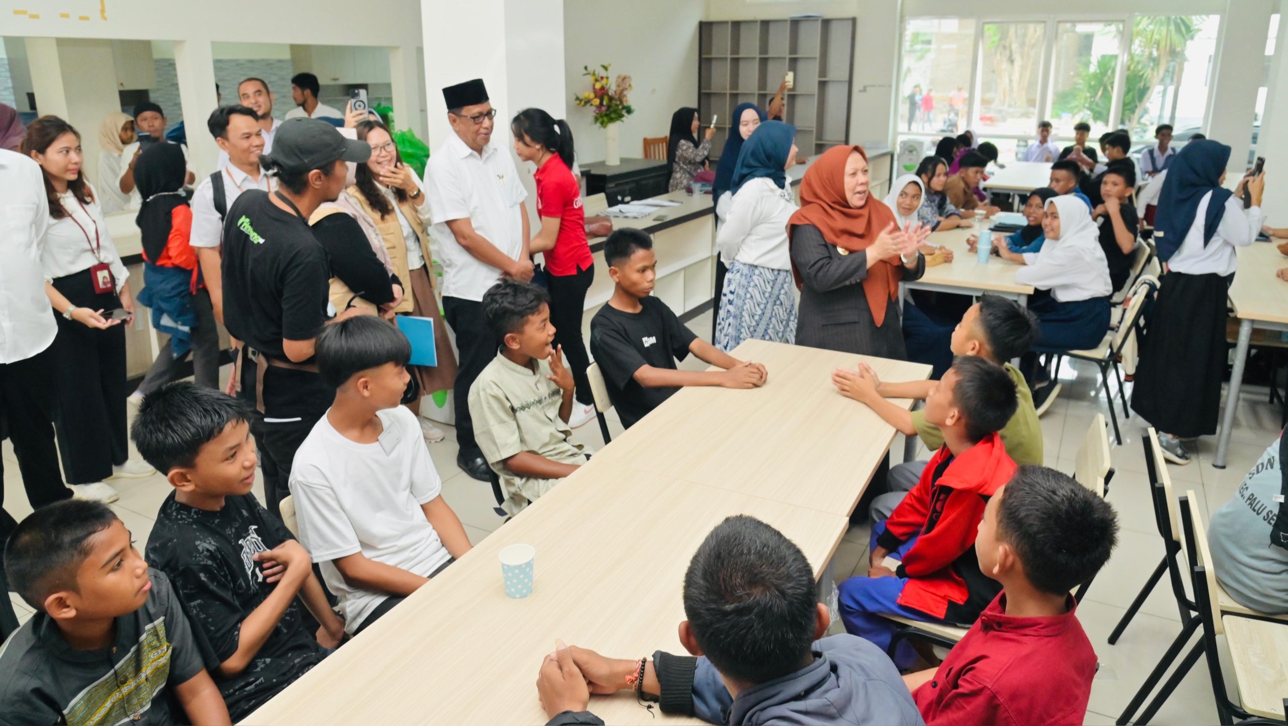 Wagub Sulteng Reny Lamadjido Buka MPLS Sekolah Rakyat Tadulako Nambaso