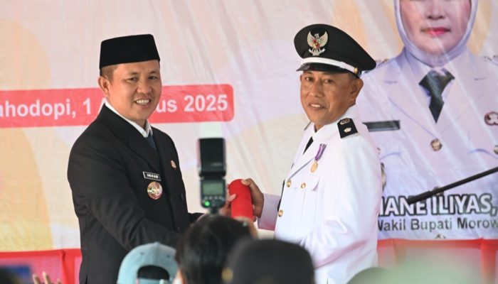 Bupati Morowali Lantik PAW Kades Bahodopi, Minta Perkuat Pelayanan Publik