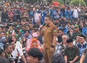 Hadianto Rasyid Temui Massa Aksi, Janji Evaluasi Pajak Makan Minum dan Pastikan Tak Ada Kenaikan PBB-P2 1000 Persen