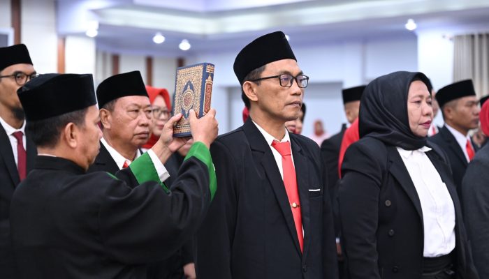 Lantik 30 Pejabat Fungsional, Wakil Gubernur Sulteng Reny Lamadjido Minta Hadirkan Inovasi