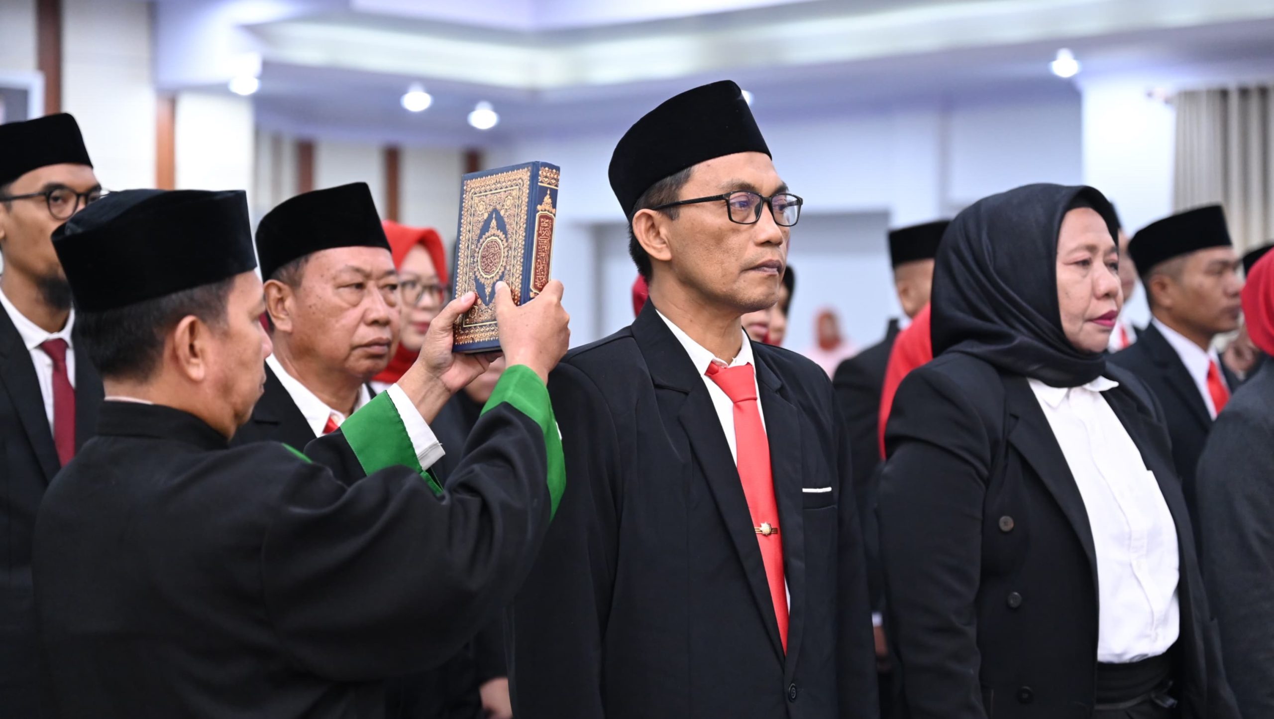 Lantik 30 Pejabat Fungsional, Wakil Gubernur Sulteng Reny Lamadjido Minta Hadirkan Inovasi