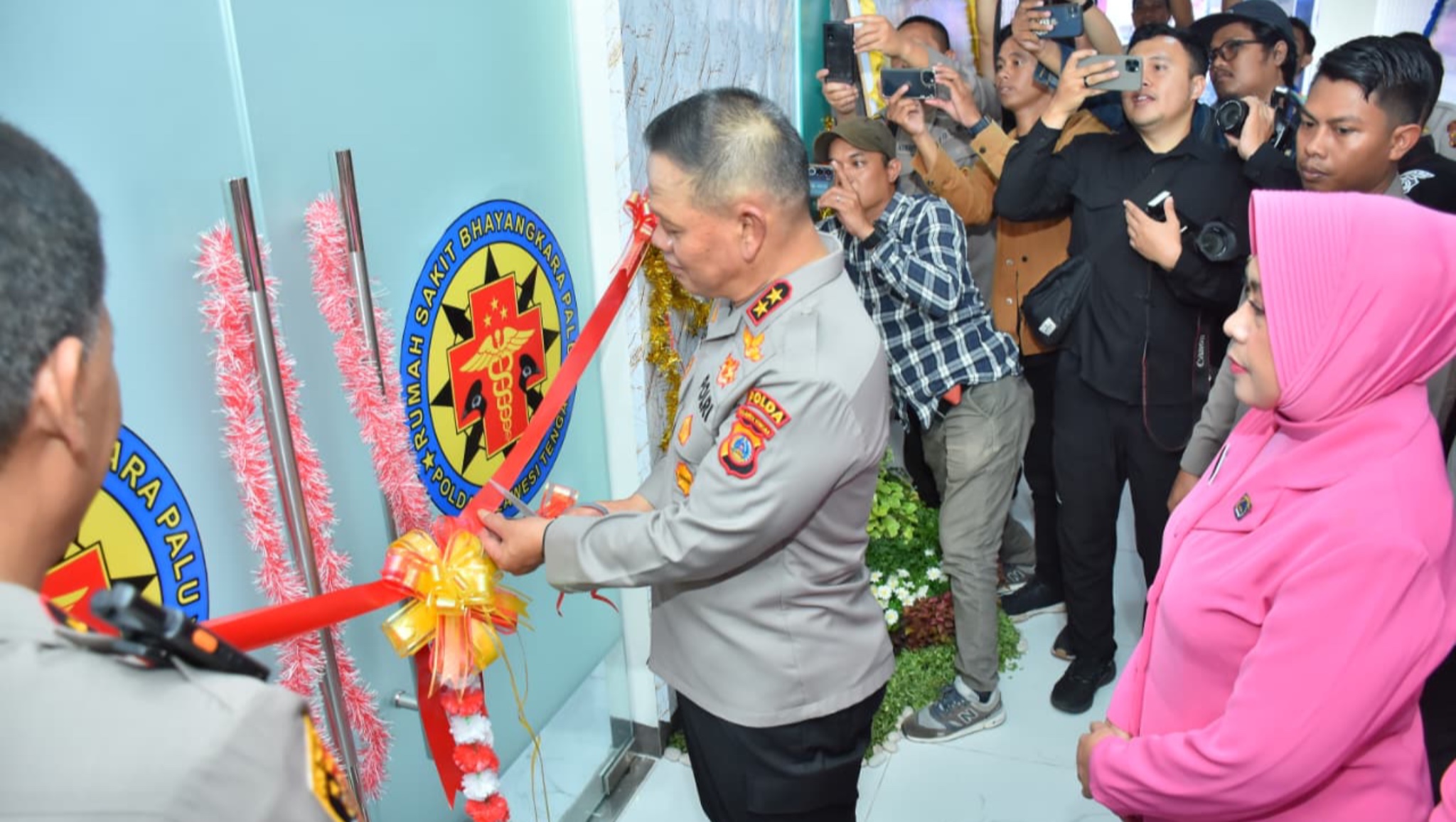 Kapolda Sulteng Resmikan Gedung Rawat Inap VVIP Bharadaksa RS Bhayangkara Palu