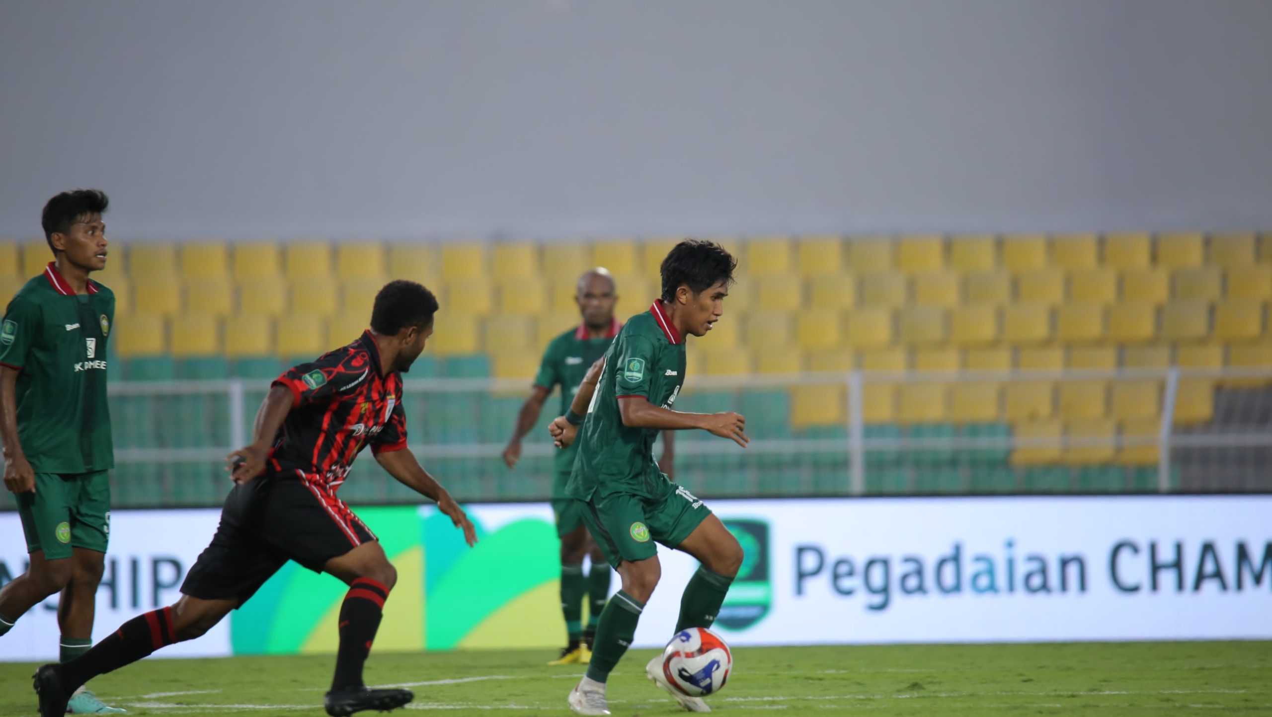 Laga Perdana Persipal Palu Kontra Persipura Jayapura Berakhir Imbang 0-0 di Stadion BJ Habibie Parepare