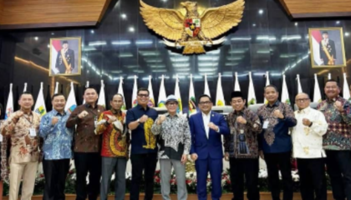 Ketua DPRD Sulteng Hadiri Munas I ADPSI dan ASDEPSI di Bandung