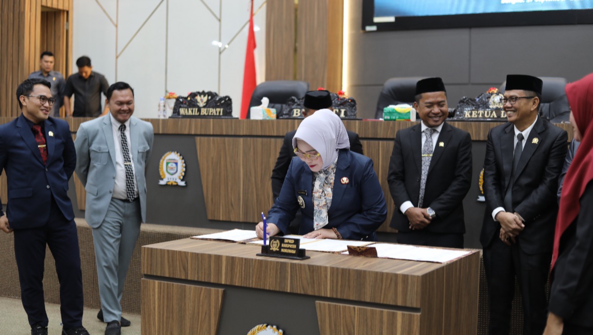 Wabup Iriane Iliyas Sampaikan Jawaban Atas Pandangan Umum Fraksi terkait Ranperda Inisiatif DPRD dan Usul Pemerintah Daerah