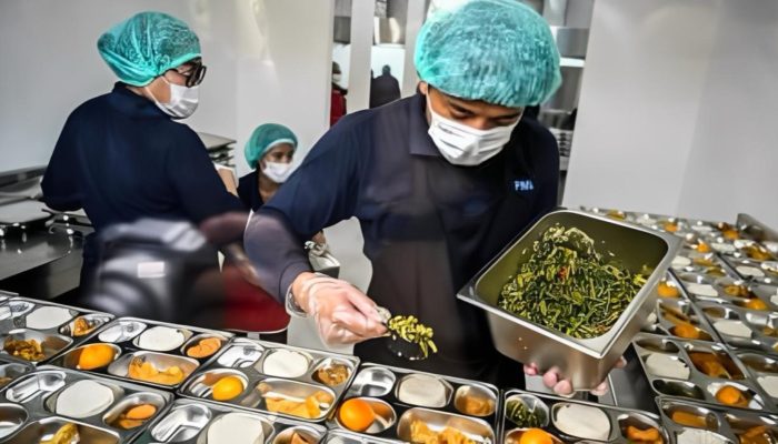 Strategi Pemerintah Mencetak Generasi Emas 2045 Lewat MBG dan Deretan Kasus Keracunan Siswa di Sulawesi Tengah