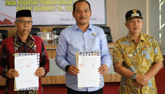 Pemkab dan Kejari Morowali Teken Kerja Sama Pendampingan Hukum Pembangunan Pasar Bahodopi