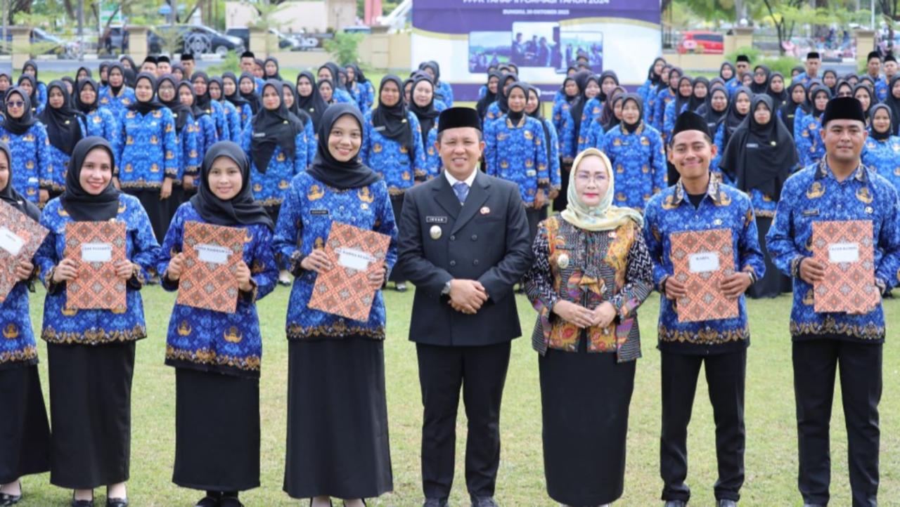Pesan Bupati Iksan Usai Serahkan SK Pengangkatan PPPK Tahap II Morowali Formasi 2024