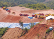 Hendak Menjemput Material, Satu Truk Terperosok ke Lubang Tambang Ilegal Poboya Palu