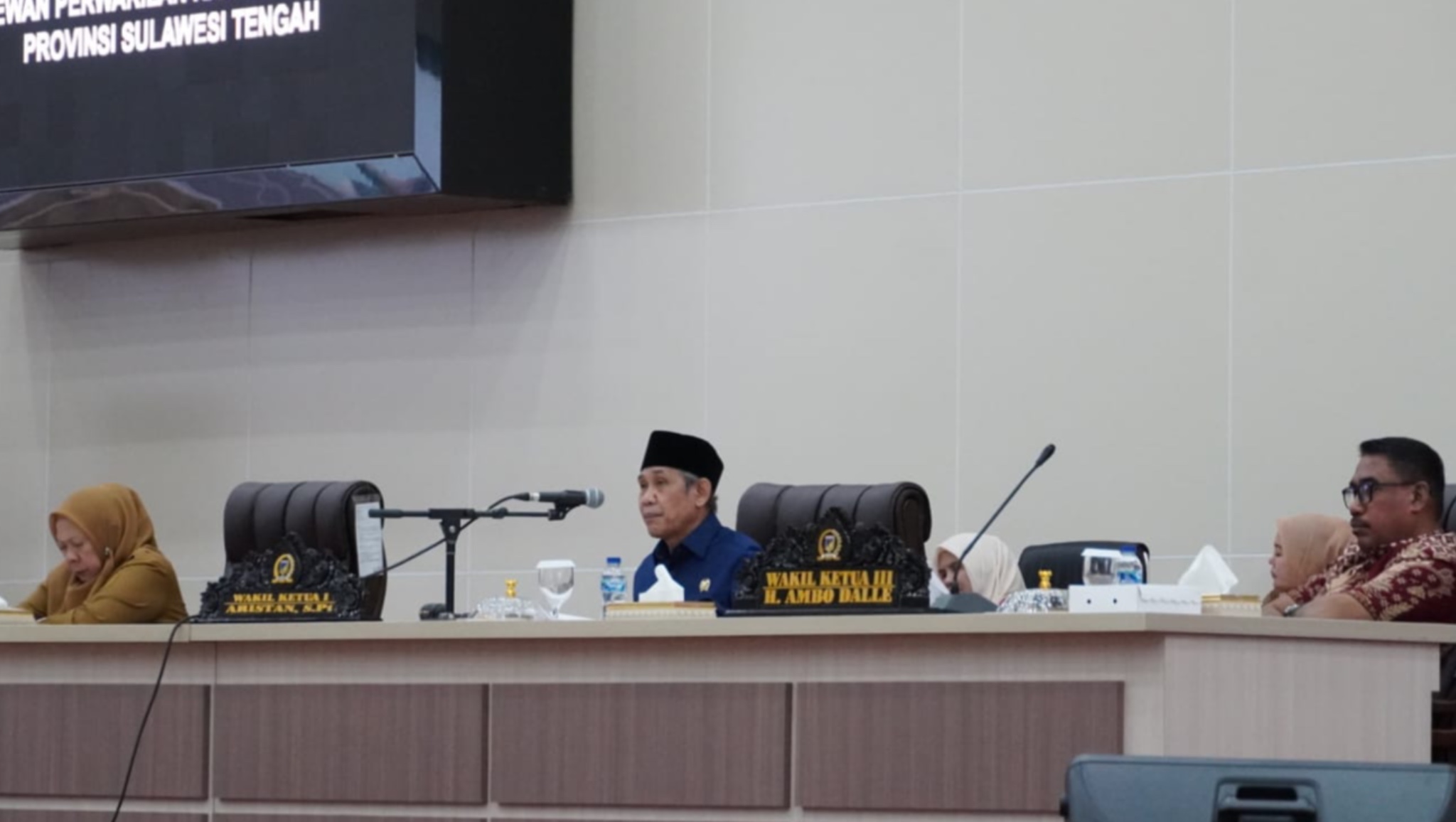Paripurna DPRD Sulteng Bahas dan Tetapkan Dua Raperda di Luar Propemperda Tahun 2025