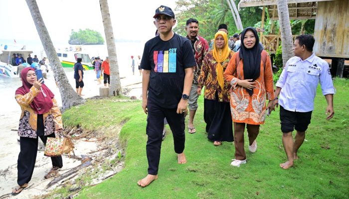 Anwar Hafid Meninjau Kepulauan Togean untuk Tingkatkan Pengelolaan Pariwisata dan Berdayakan Ekonomi Masyarakat