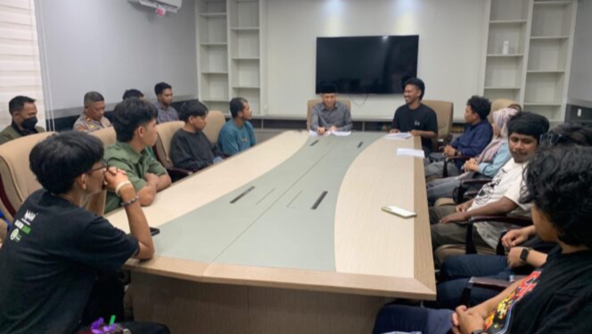 DPRD Sulteng Terima Aspirasi Fraksi Bersih-Bersih Terkait Tambang Batu Gamping di Bangkep