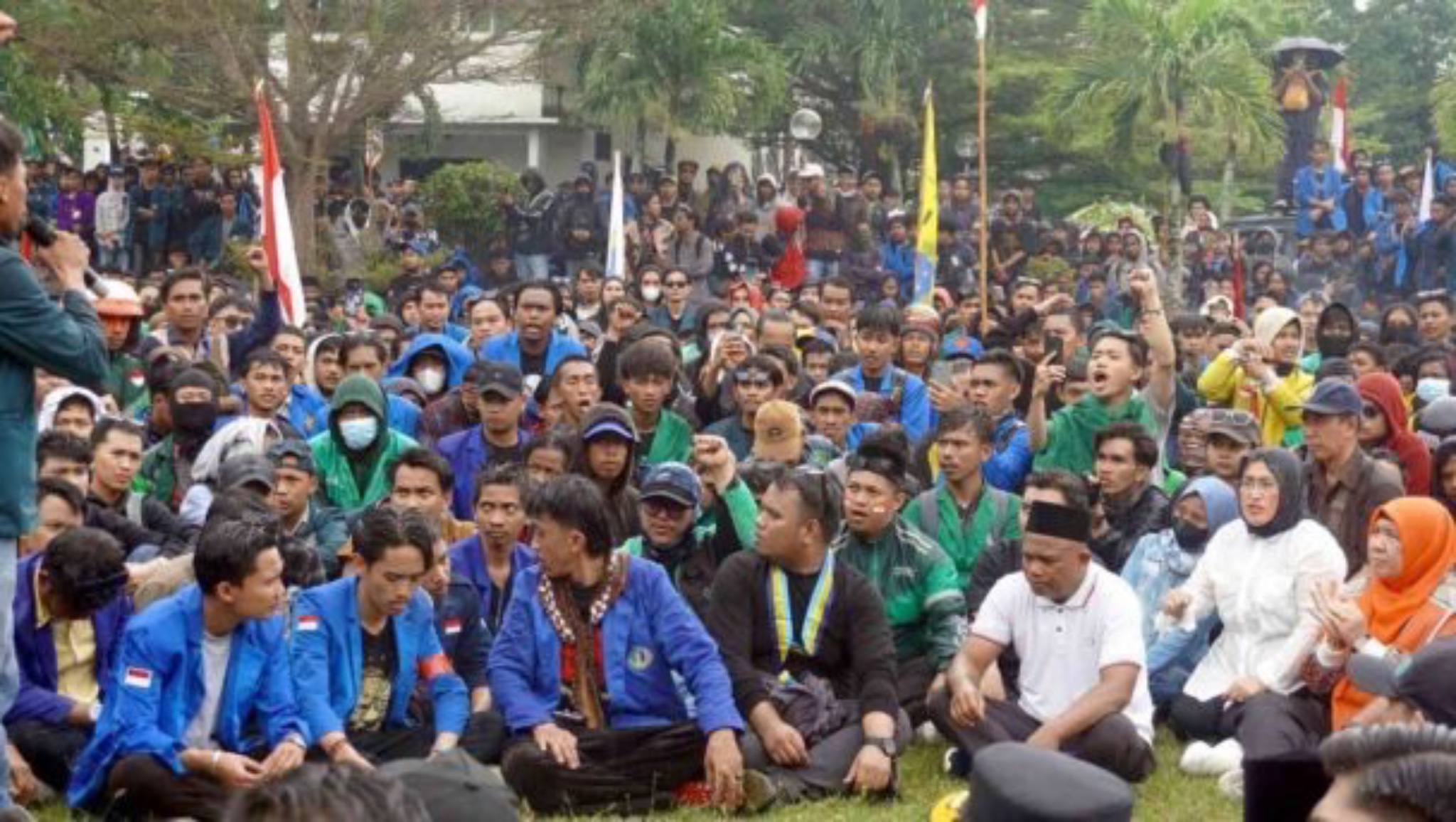 Aksi Mahasiswa di DPRD Sulteng Berjalan Damai, Bunda Wiwik Apresiasi Solidaritas dan Ketertiban Massa