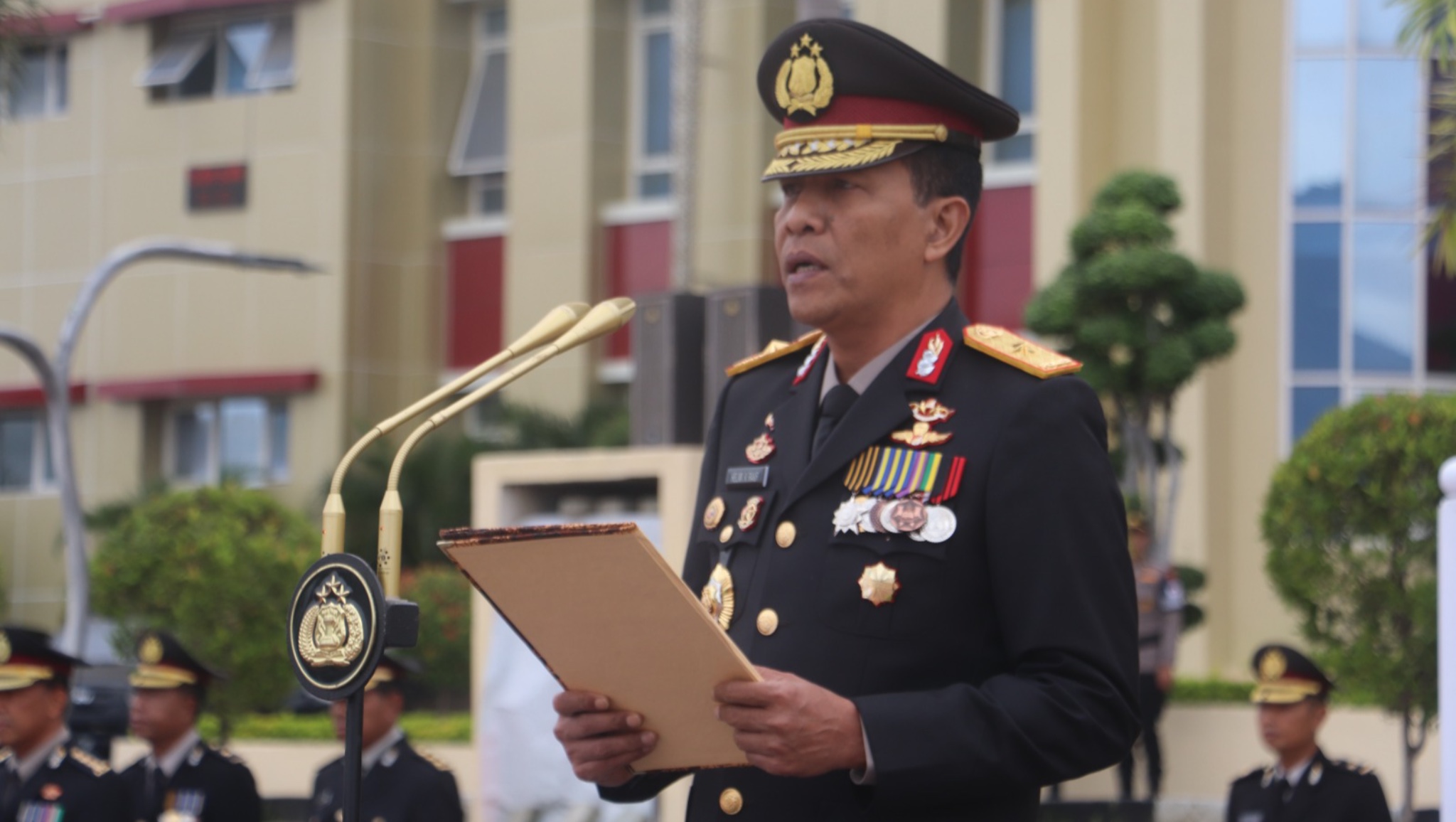 Polda Sulteng Gelar Upacara Hari Pahlawan ke-80, Wakapolda Bacakan Amanat Mensos RI