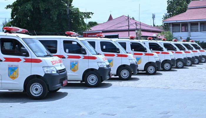 Gubernur Sulteng Serahkan 19 Unit Ambulance untuk Rumah Ibadah-Yayasan Keagamaan, Perkuat Program Berani Sehat