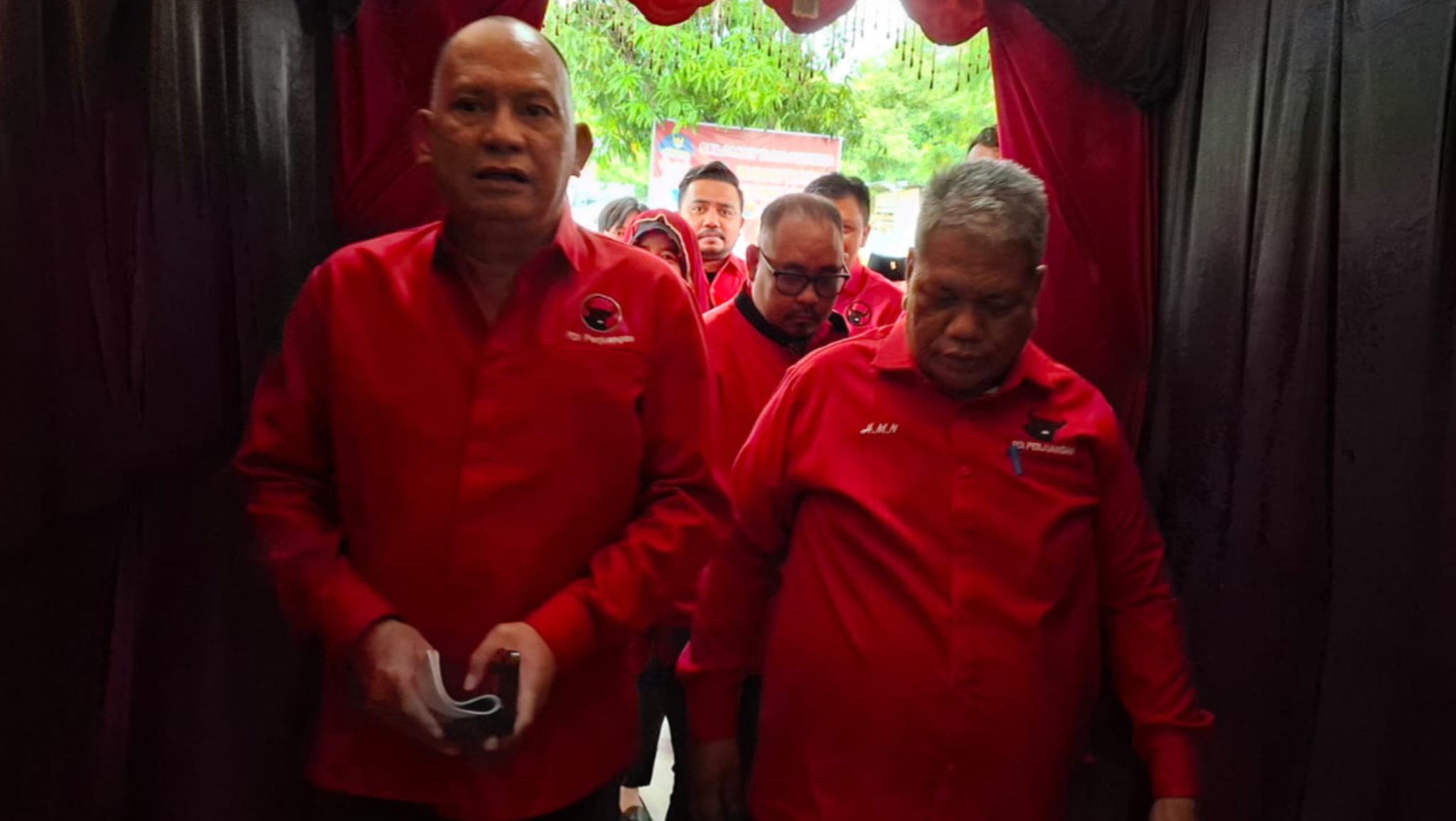 Muharram Nurdin Bergeser Kursi, Matindas J Rumambi Nahkodai PDIP Sulteng