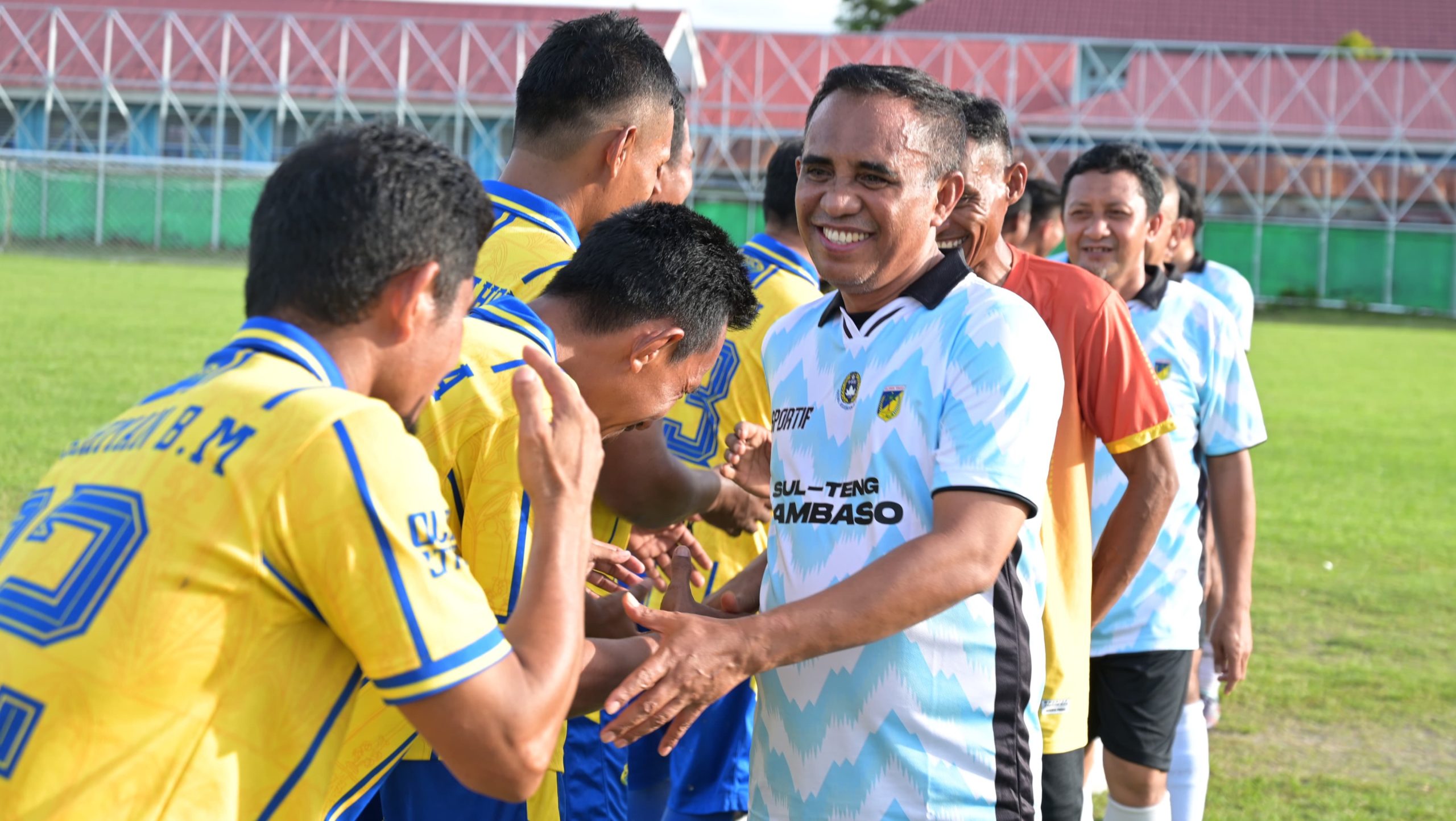 Laga Persahabatan Berani FC vs Skill Touna FC, Gubernur Sulteng Anwar Hafid Cetak Dua Gol