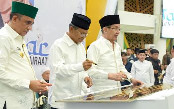 Masjid Raya Baitul Khairaat Diresmikan Tiga Gubernur Sulteng, UAS: Ini Peristiwa Langka