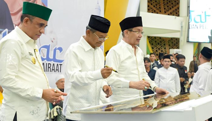 Masjid Raya Baitul Khairaat Diresmikan Tiga Gubernur Sulteng, UAS: Ini Peristiwa Langka