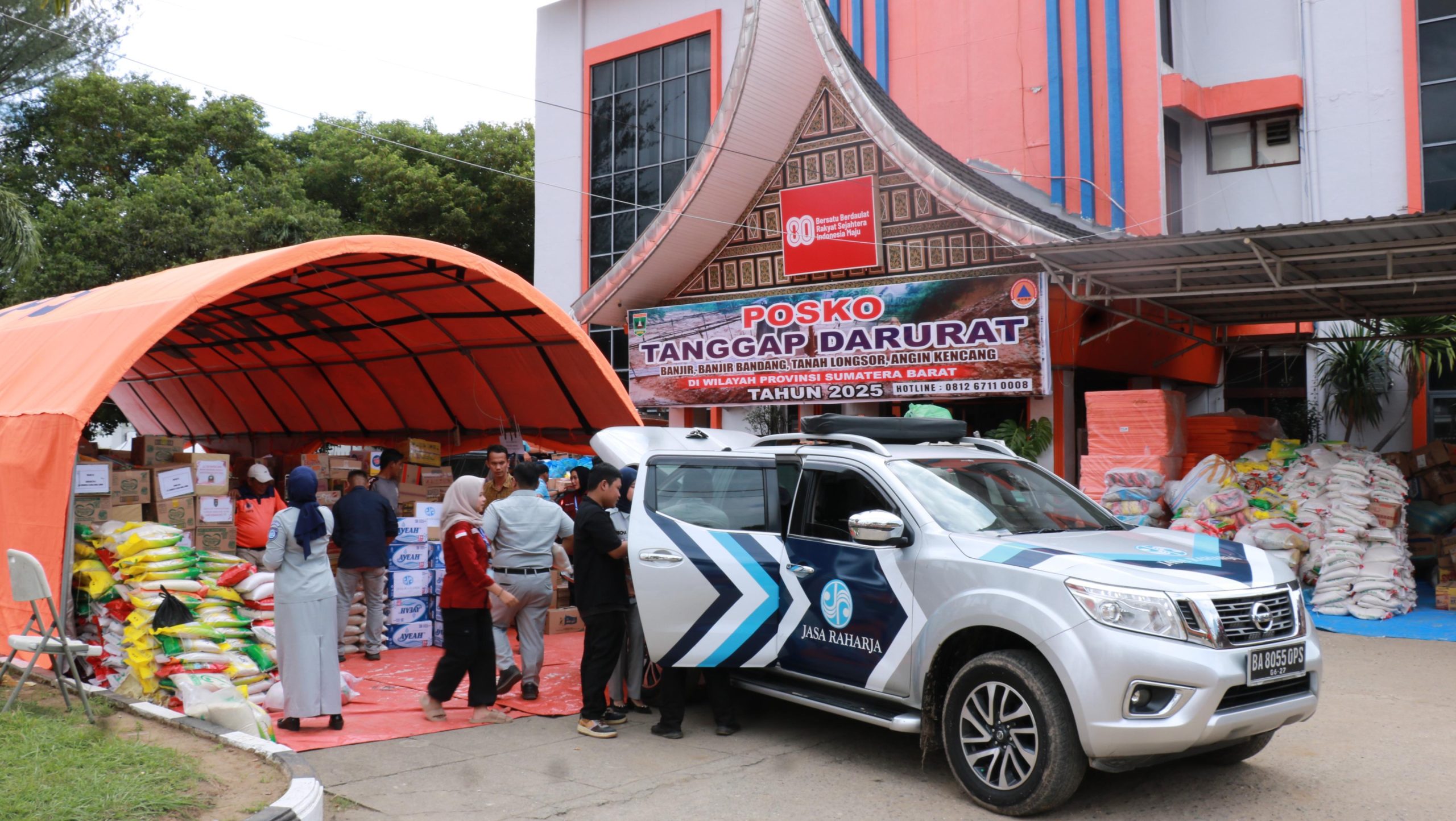 Jasa Raharja Salurkan Bantuan untuk Korban Banjir Bandang dan Longsor di Lubuk Minturun