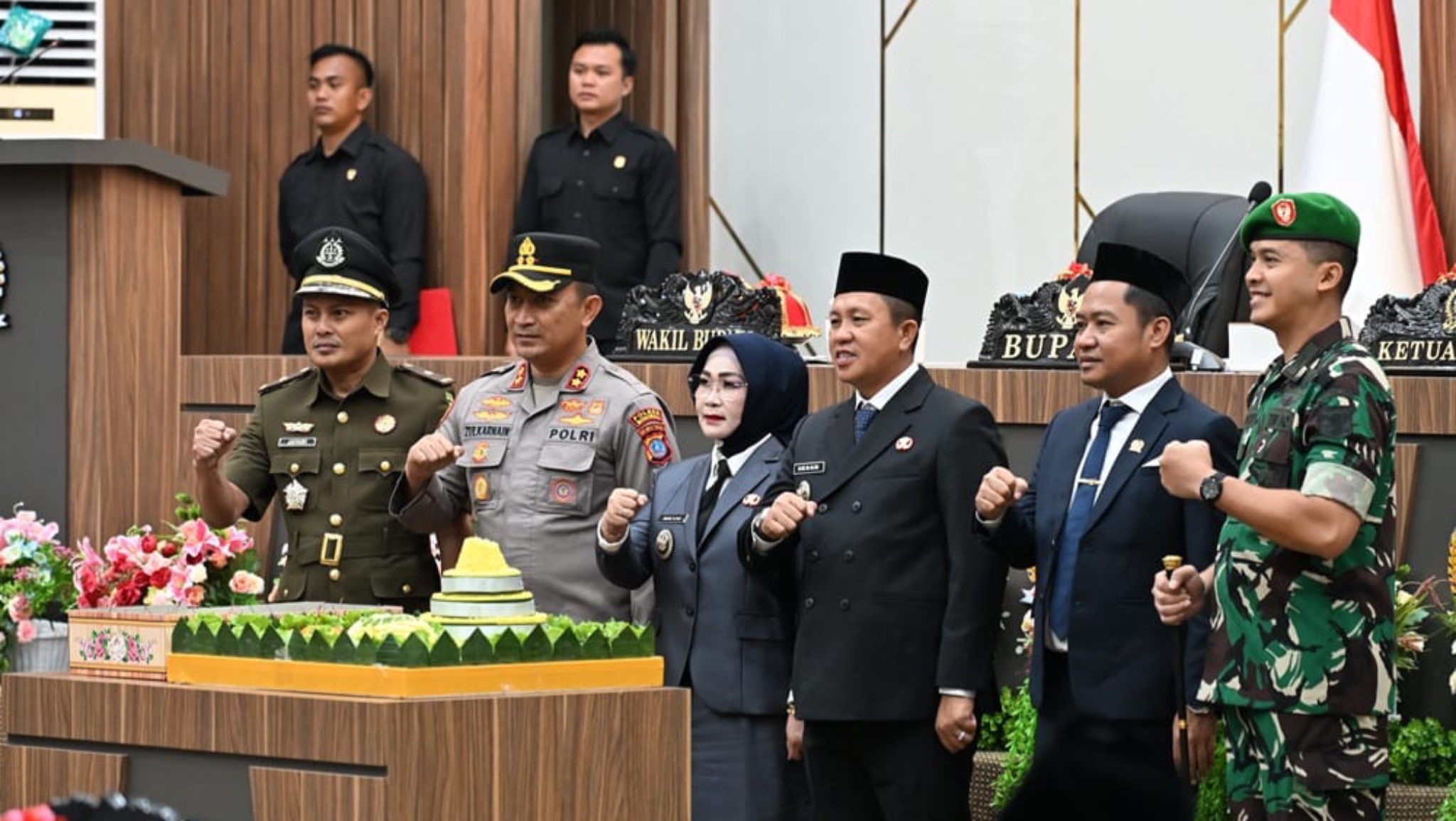 Bupati dan Wabup Hadiri Rapat Paripurna HUT ke-26 Kabupaten Morowali