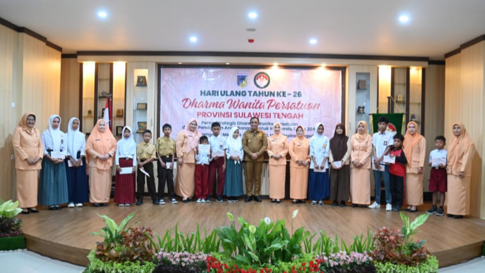 Gubernur Anwar Hafid Hadiri Puncak HUT ke-26 DWP Sulteng, Tegaskan Peran Strategis dalam Mewujudkan Indonesia Emas 2045