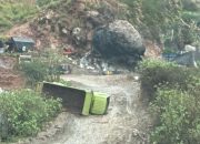 Kecelakaan di Area Tambang Ilegal Poboya Palu, Satu Unit Dump Truk Pengangkut Material Emas Terguling