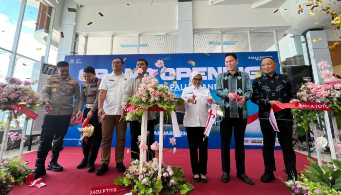 Bangkit Pascabencana, Kalla Toyota Juanda Resmi Dibuka Kembali dengan Showroom Termewah di Sulteng