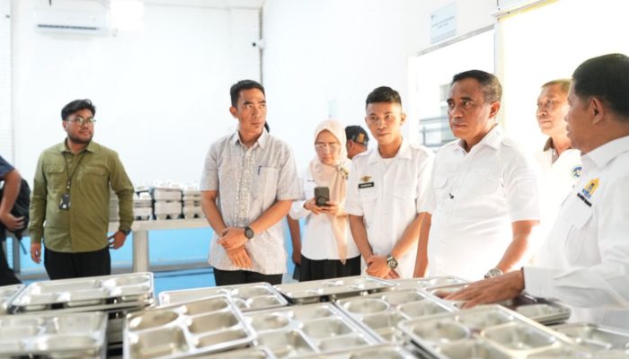 Resmikan Dapur SPPG di Parimo, Anwar Hafid Minta Manfaatkan Pangan Lokal