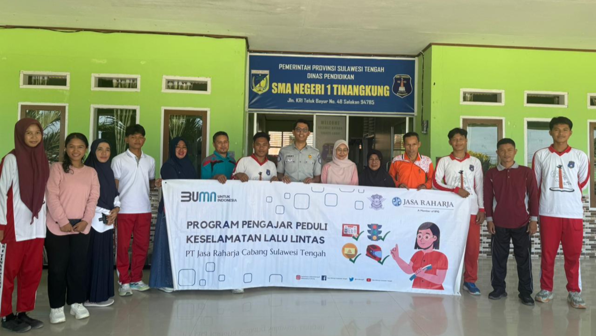 Jasa Raharja Sulawesi Tengah Edukasi Pelajar SMAN 1 Tinangkung, Dorong Generasi Muda Jadi Pelopor Keselamatan Lalu Lintas