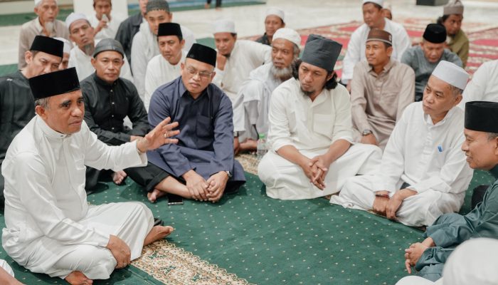 Gubernur Sulteng Anwar Hafid Bawa Kepala OPD Retret di Masjid Raya Baitul Khairaat