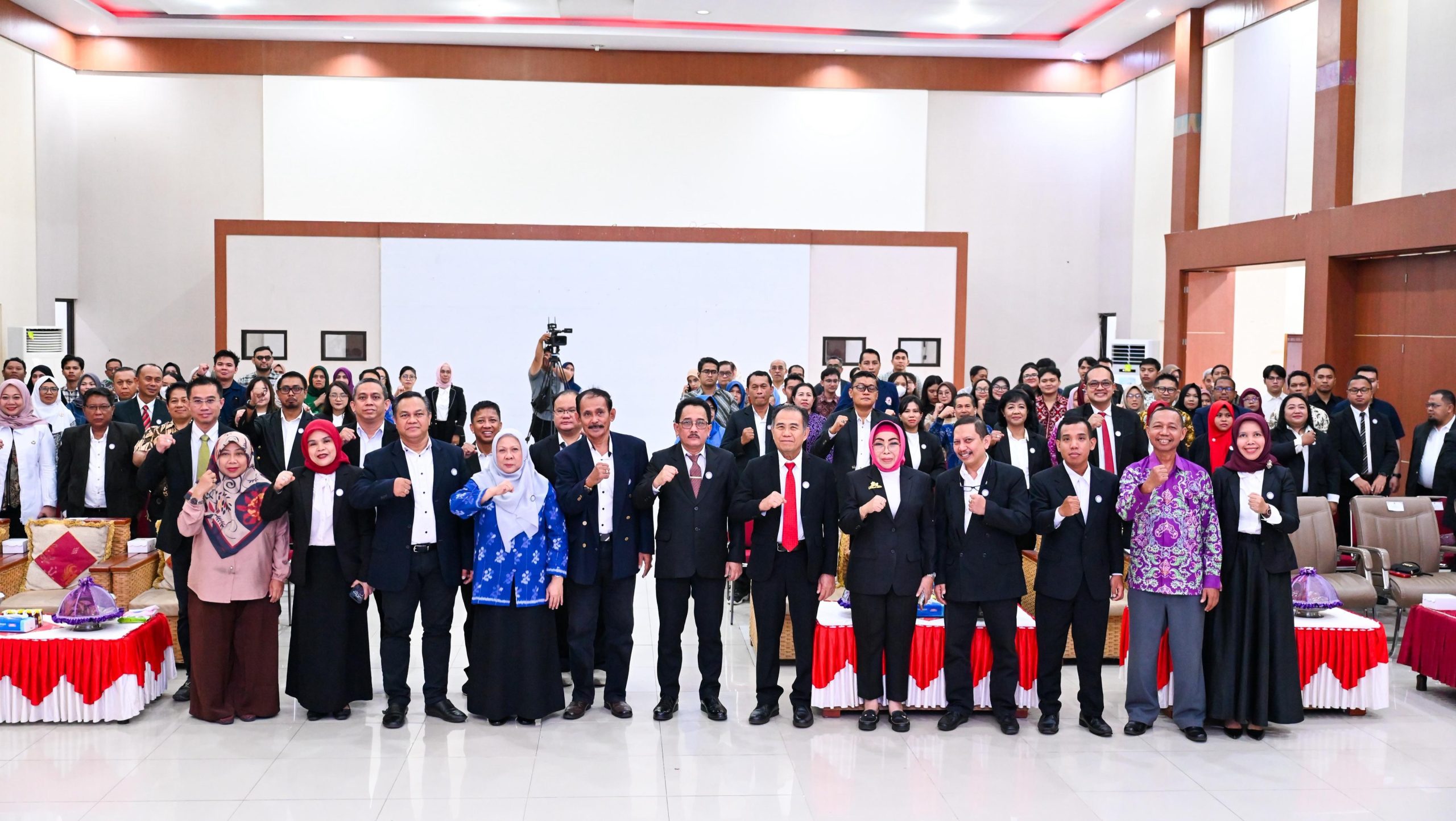 Wagub Reny Lamadjido Sebut MKHI Sulawesi Tengah Punya Posisi Strategis Jembatani Kepentingan Masyarakat dan Lindungi Tenaga Kesehatan