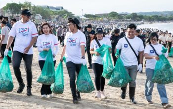 BRI Perkuat Dukungan Gerakan Indonesia ASRI Lewat Aksi Bersih Pantai di Bali
