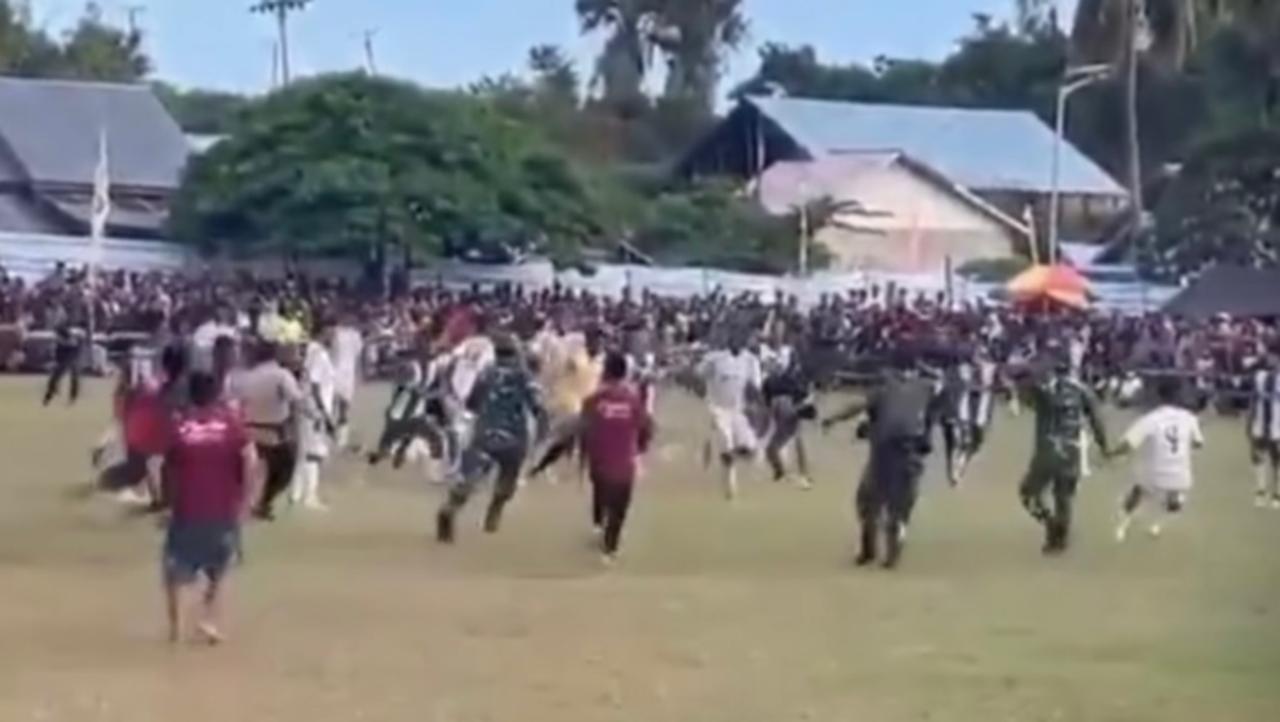 Final Sepak Bola di Desa Sejoli Parimo Ricuh, Raja Tarkam Seydou Diakite Dikeroyok