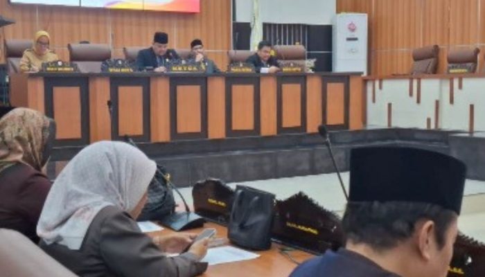 Seluruh Fraksi DPRD Palu Sepakat Lanjutkan Pembahasan Ranperda Pajak