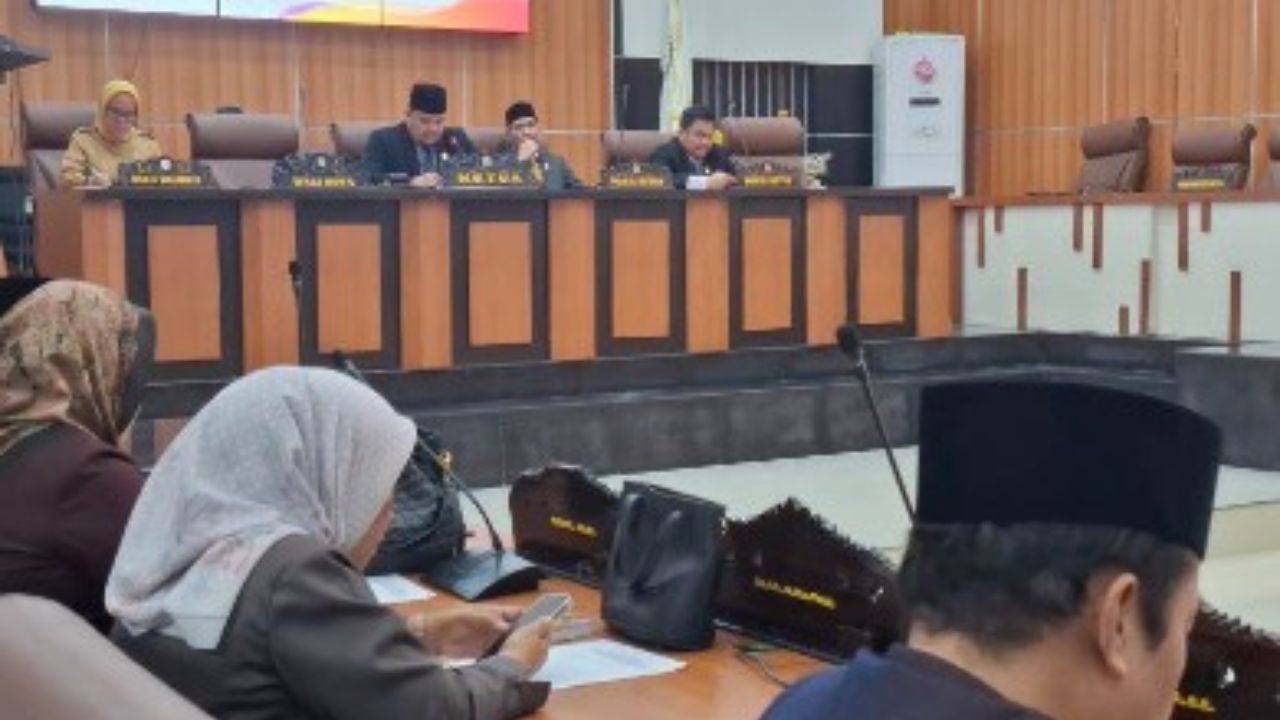 Seluruh Fraksi DPRD Palu Sepakat Lanjutkan Pembahasan Ranperda Pajak