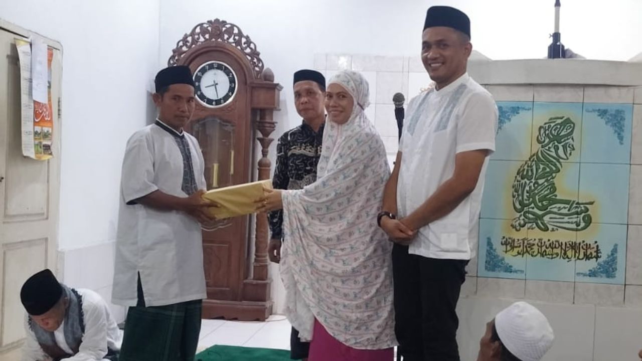 Perkuat Silaturahmi, Sekretariat DPRD Sulteng Safari Ramadhan di Masjid Darussa’ada Donggala