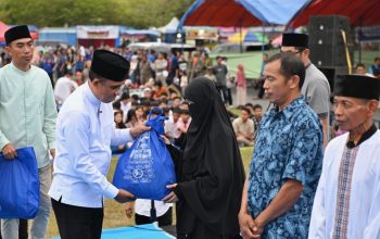 Anwar Hafid Bagikan Paket Sembako dan Buka Puasa Bersama di Momen HUT Kabupaten Poso ke-131