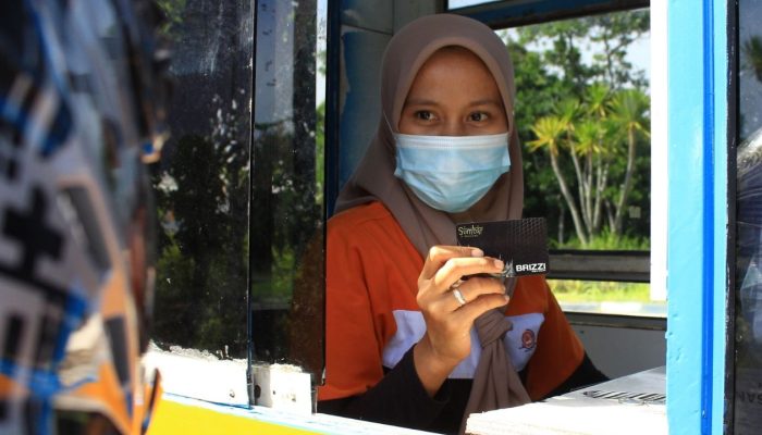 Top Up BRIZZI Makin Praktis, BRI Bantu Pemudik Hindari Antrean di Tol