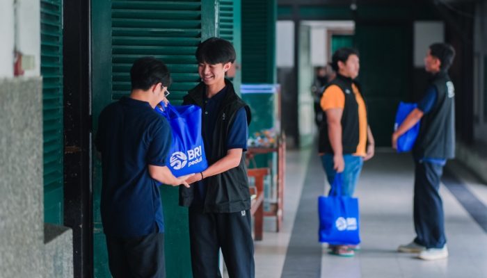 BRI Peduli Salurkan 10.050 Paket Sembako Sambut Paskah 2026