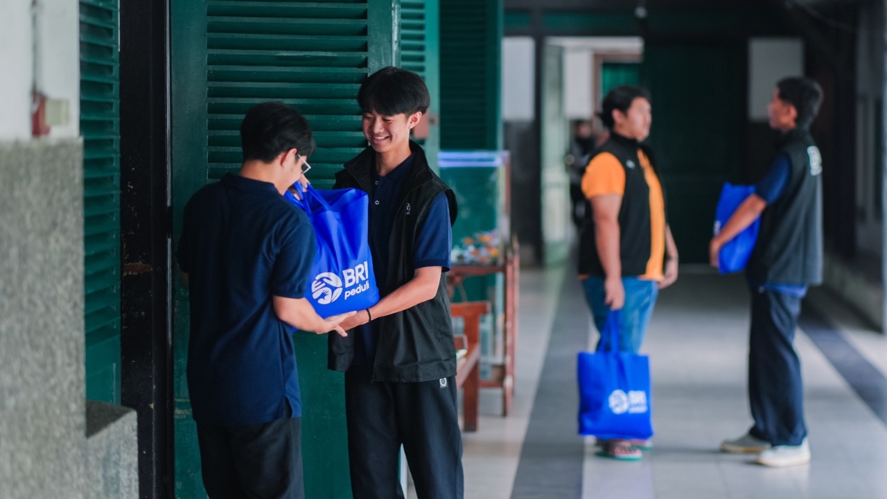 BRI Peduli Salurkan 10.050 Paket Sembako Sambut Paskah 2026