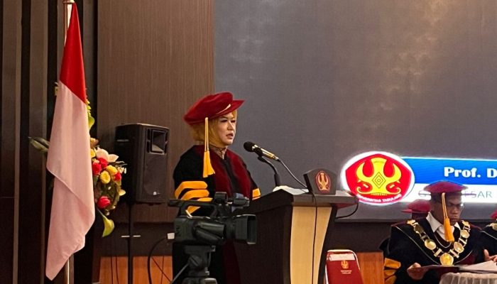 Dikukuhkan Jadi Guru Besar, Prof Husnah Paparkan Strategi Keuangan Hadapi Geopolitik Dunia