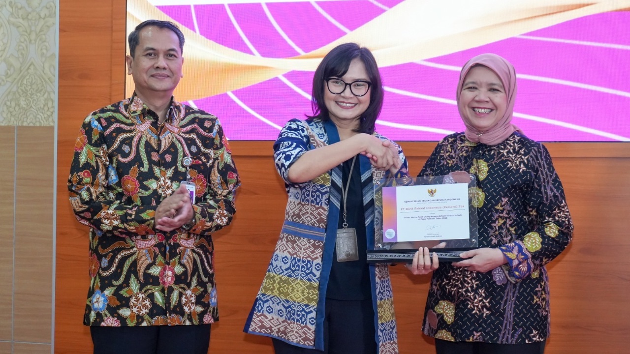 BRI Borong Tiga Penghargaan Dealer Utama dengan Kinerja Terbaik dari Kemenkeu