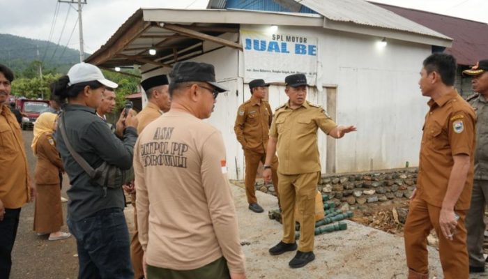 Bupati Morowali Iksan Baharudin Tinjau Lokasi Banjir, Instruksikan Normalisasi Saluran Air dan Pembersihan Material Lumpur